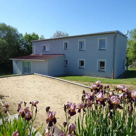 Brinchette Avec Piscine Interieure