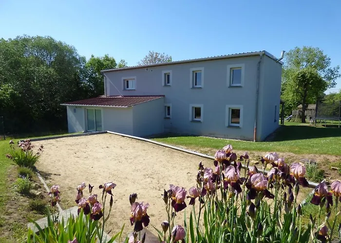 Brinchette Avec Piscine Interieure