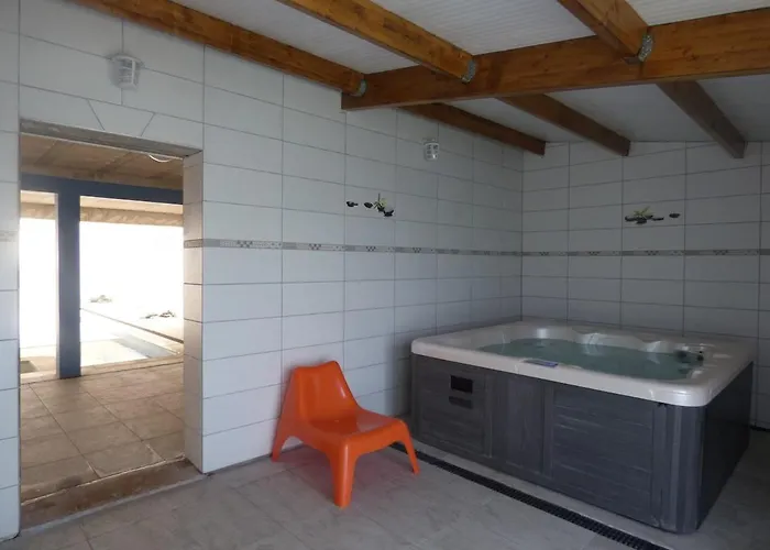 Brinchette Avec Piscine Interieure Σπίτι διακοπών